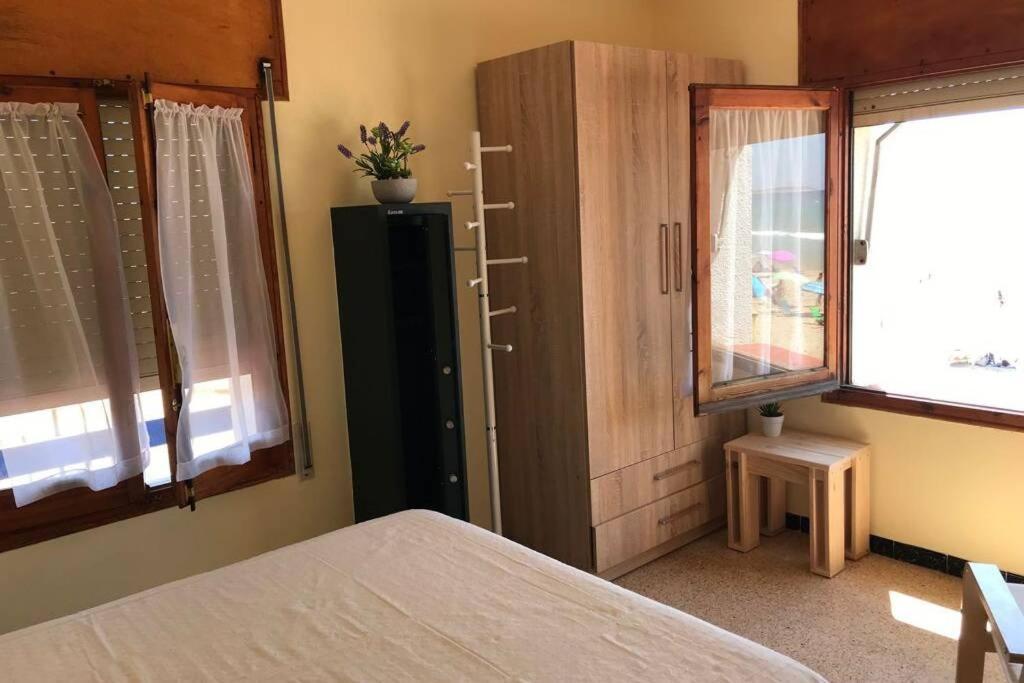 El Faro Apartaments Platja Llarga-Les Salines-Tgn Tarragone Extérieur photo